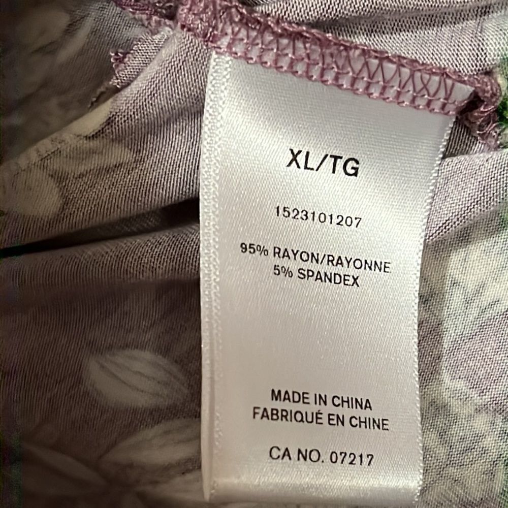 Floral Tee - Picture 5 of 5